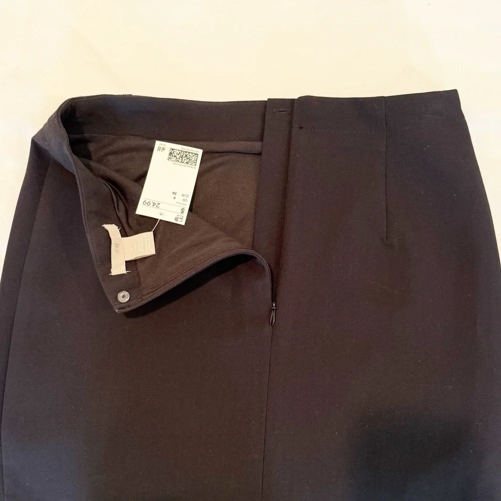 NWT H&M Black Mini Skirt